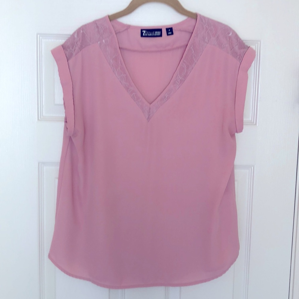 Beautiful NewYork & Company Design Studio blouse